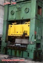 پرس ضربه ای 315 تن روس-
دو شاتون -
میز کار 2.60*1.40(اطلاعات ثبت شده از سایت جهان ماشین میباشد(www.jahanmashin.com ))
