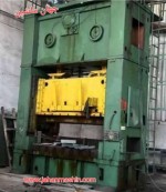 پرس ضربه ای 315 تن روس-
دو شاتون -
میز کار 2.60*1.40-
وزن دستگاه حدود 70 تن-
ارتفاع 7 متر(اطلاعات ثبت شده از سایت جهان ماشین میباشد(www.jahanmashin.com ))

